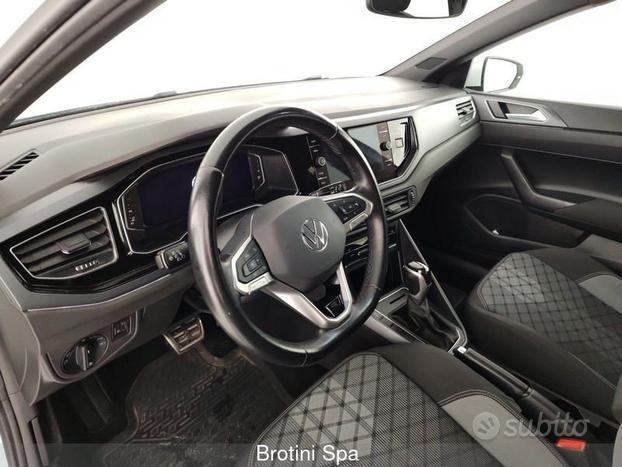 Volkswagen Polo 1.0 TSI DSG R-Line