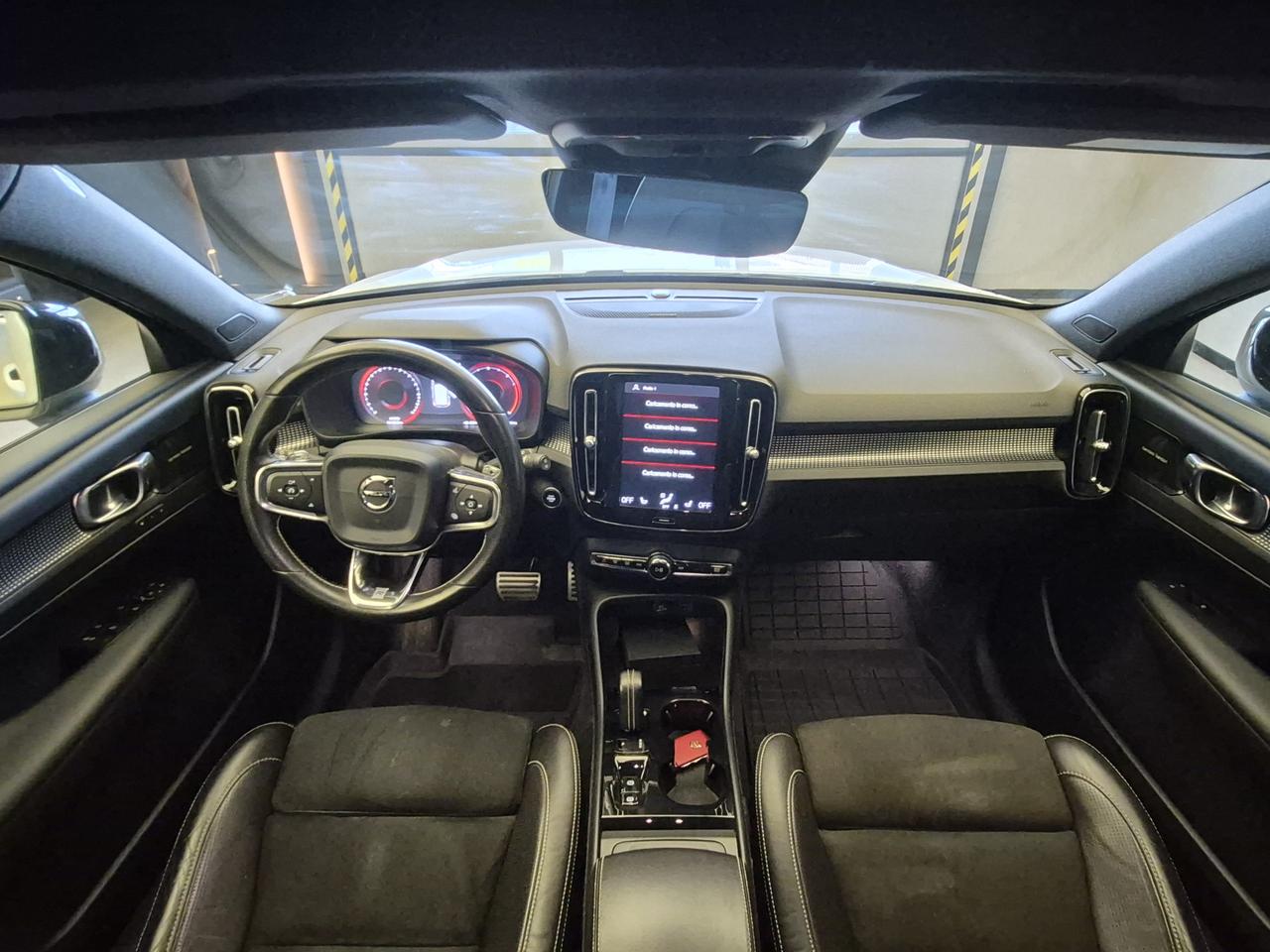 VOLVO XC40 - XC40 2.0 d4 R-design awd geartronic