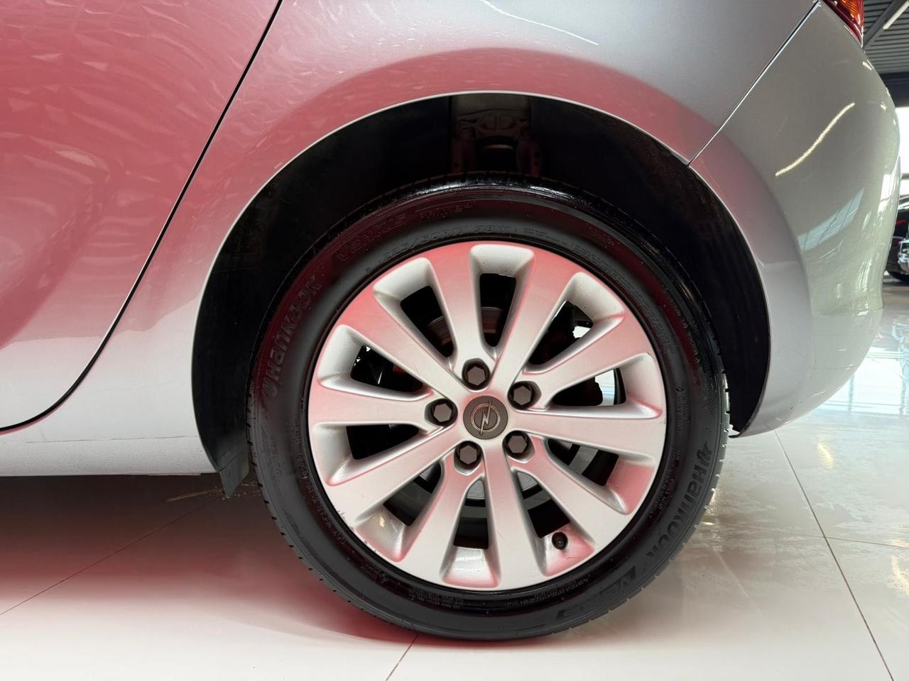 Opel Astra 1.7 CDTI 110CV 5 porte Cosmo OK NEOPATENTATI