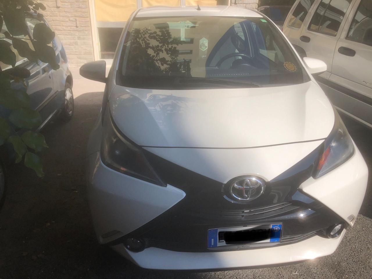 Toyota Aygo 1.0 VVT-i 69 CV 5 porte Automatica - 07/2015 Km 81000