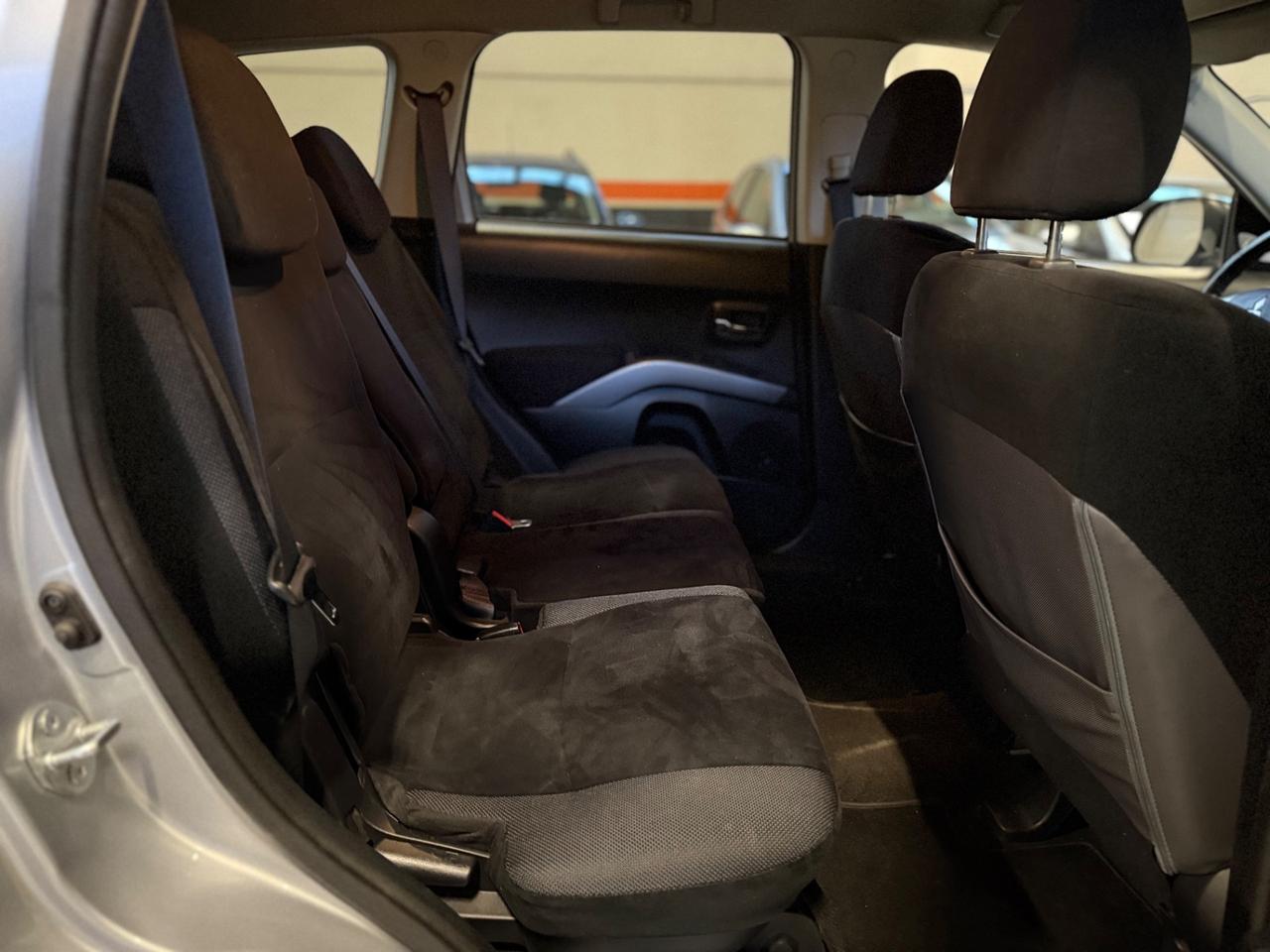 Mitsubishi Outlander 2.2 DI-D Instyle 7 p.ti DPF POSTI