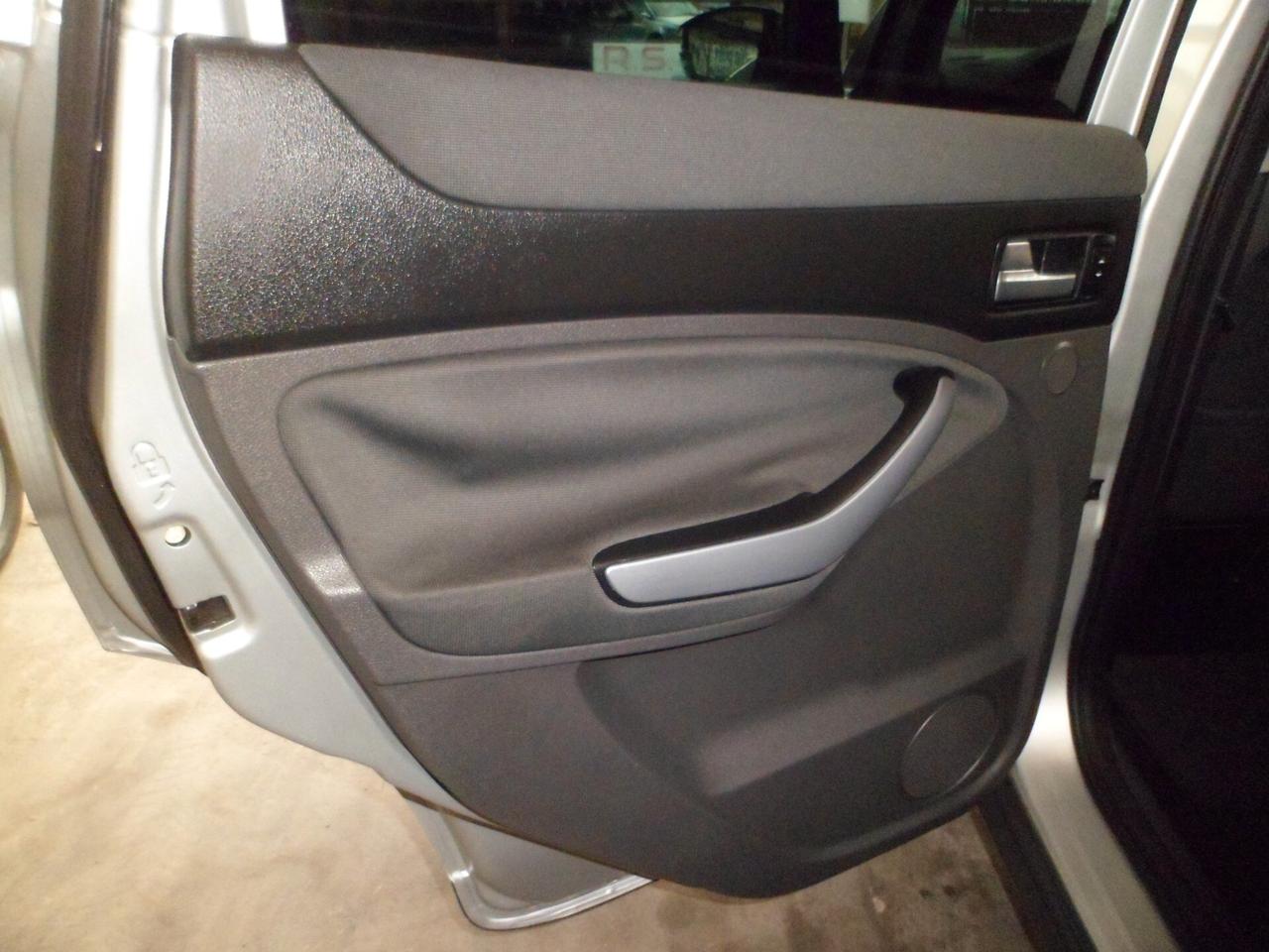 Ford Kuga 2.0 TDCi 136 CV 2WD Titanium 10