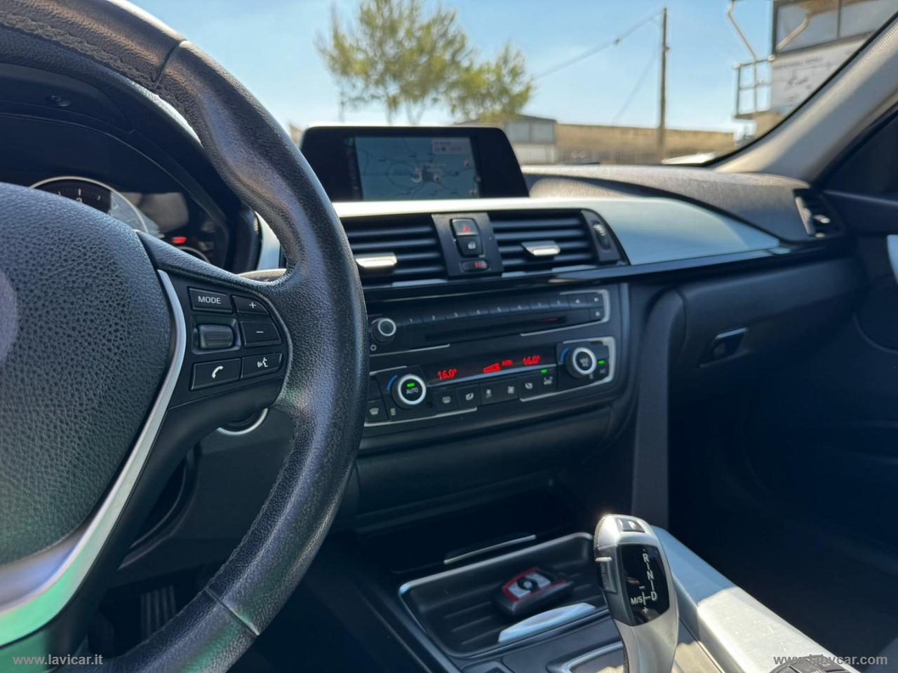 BMW 318d Touring Business Advantage