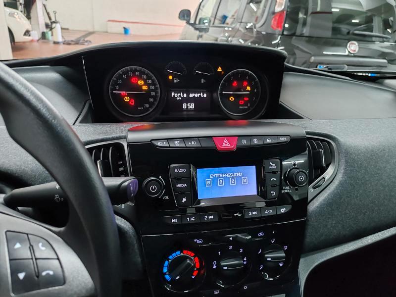Lancia YPSILON HYBRID "SOLO 10.000 KM"