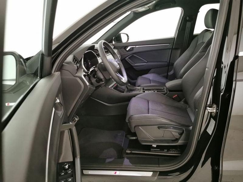 Audi Q3 45 2.0 tfsi Identity Black quattro 245cv s-tronic