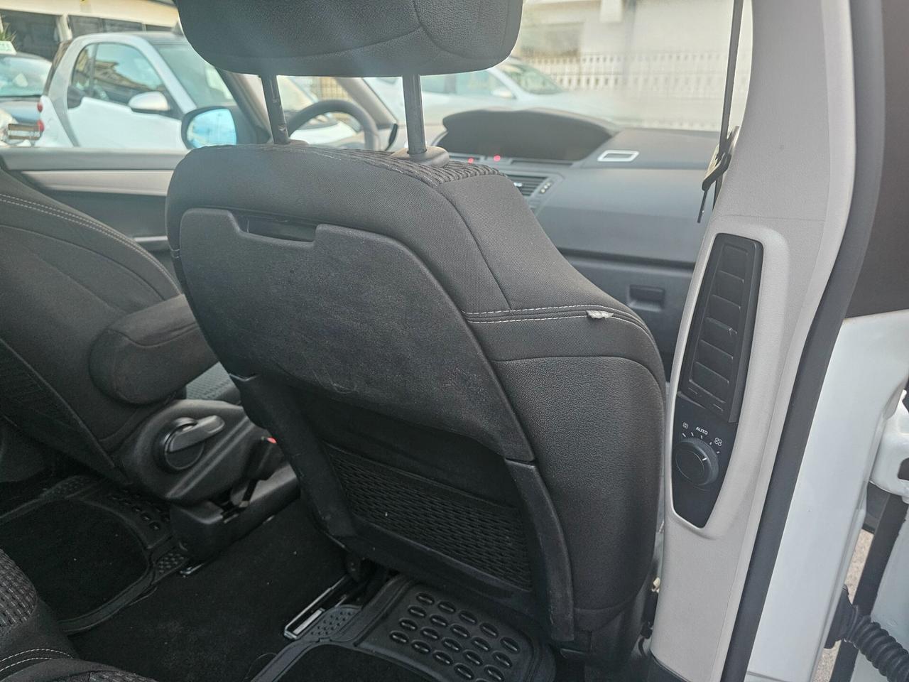 Citroen C4 Picasso 1.6 HDi 112CV..Automatica.2013