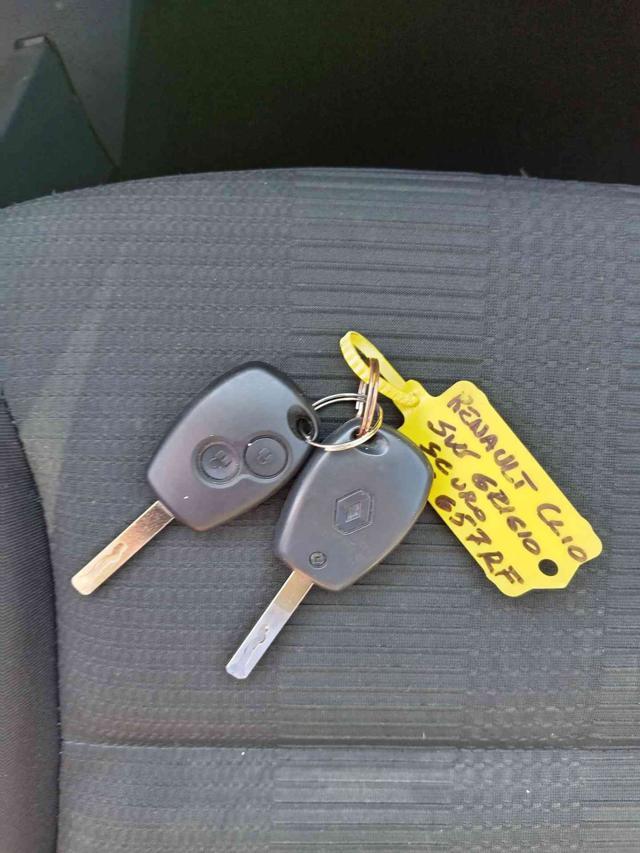 RENAULT Clio 1.2 16V TCE SporTour Live!