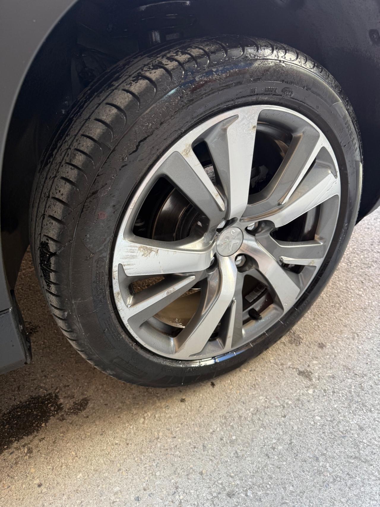 Peugeot 2008 BlueHDi 100 GT Line