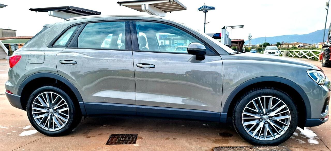 AUDI Q3 40 2.0 TDI quattro S tronic Business 190cv