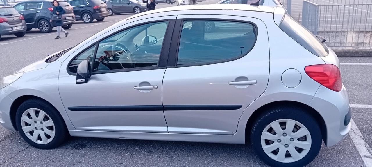 Peugeot 207 1.4 8V 75CV 5p. Energie