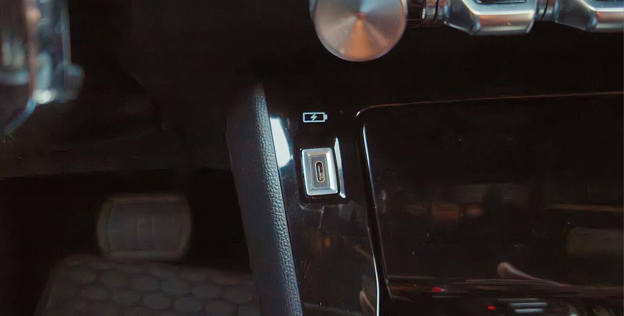 Peugeot 2008 N1 130cv Allure (IVA ESPOSTA 22%)