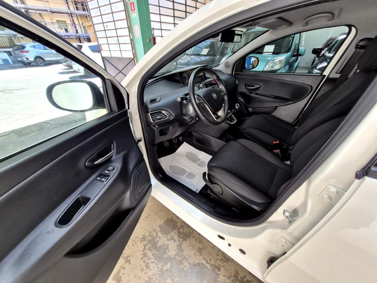 Lancia Ypsilon 1.2 GPL Gold