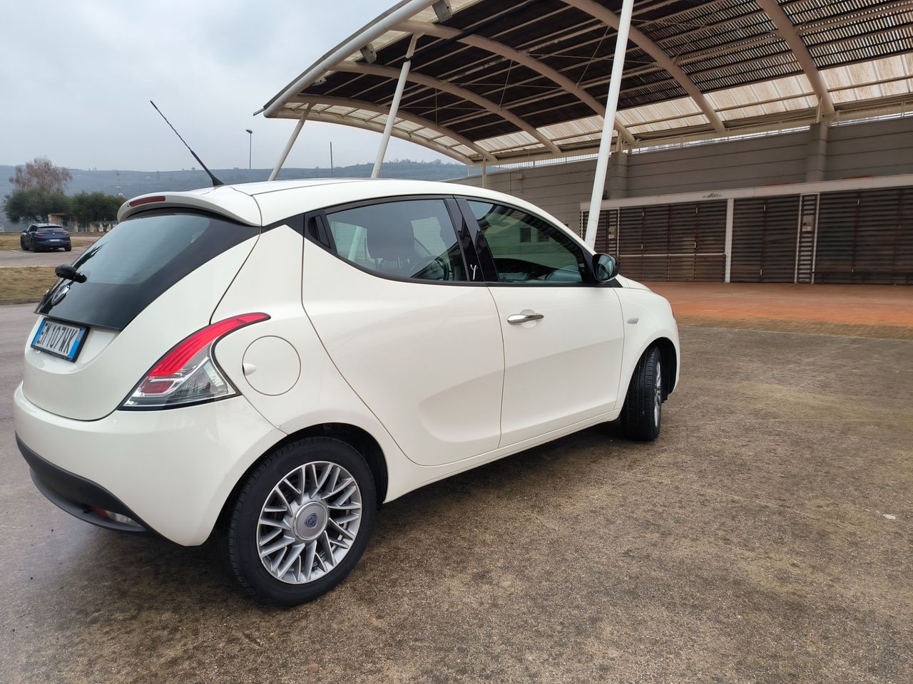 Lancia Ypsilon 1.2 69 CV 5 porte S&S Platinum