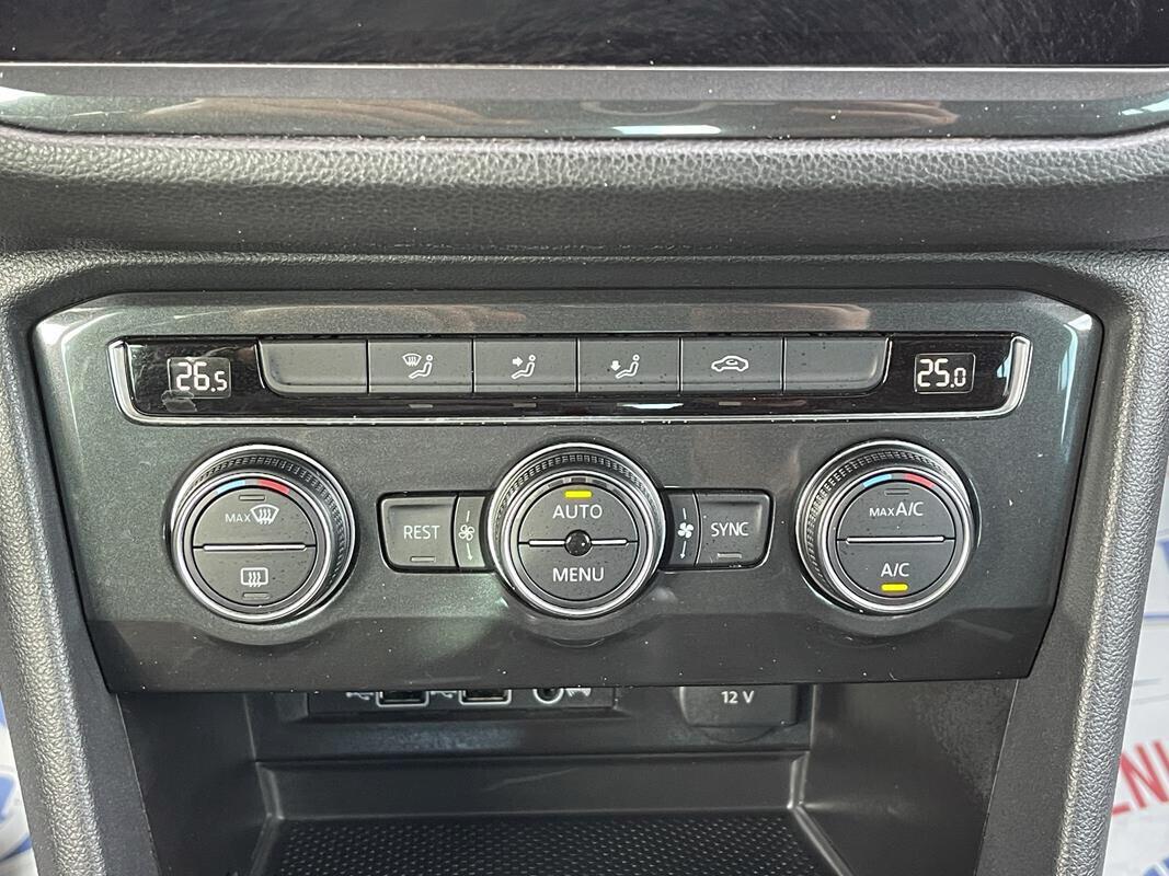 Volkswagen Tiguan 1.6 TDI R Line Sport "Cerchi 19 - Fari Full Led Stop a Quadro digitale"