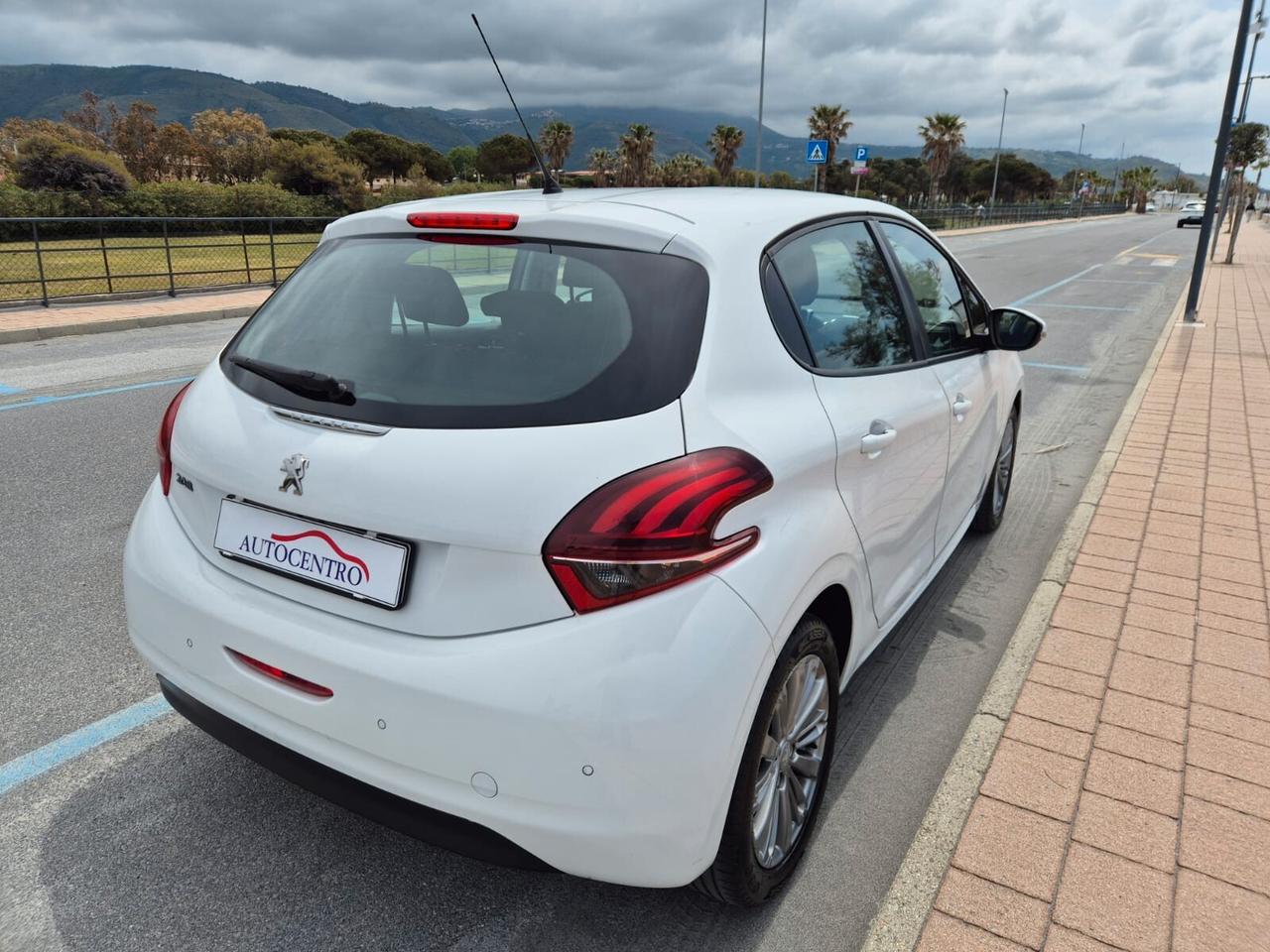 Peugeot 208 PureTech 82 5 porte Allure