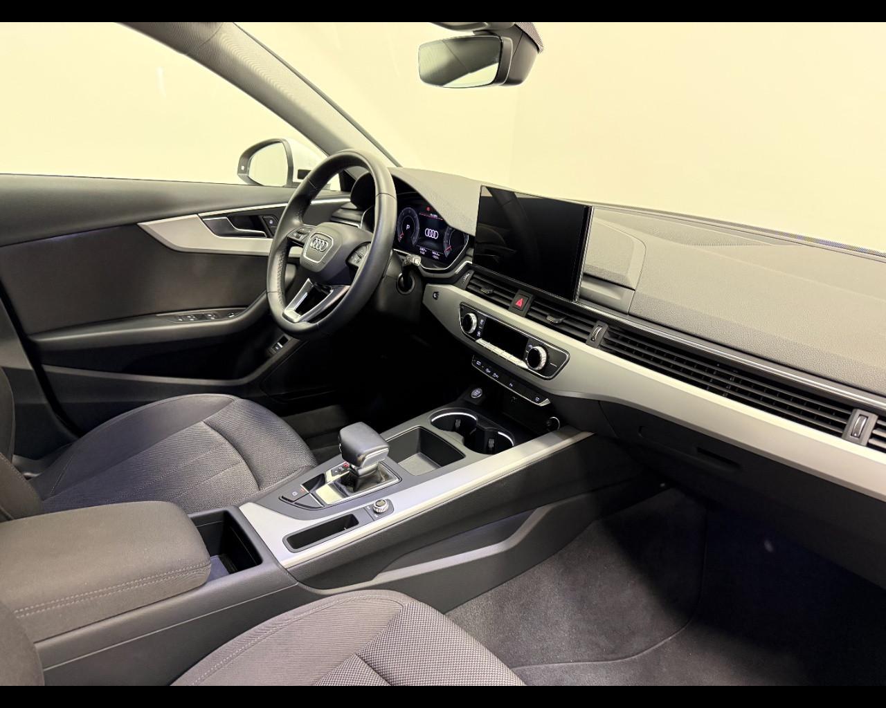 AUDI A4 AVANT 40 TDI MHEV S-TRONIC BUSINESS ADVANCED