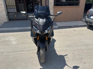 Yamaha T Max 560 TECH MAX DARK MAGMA
