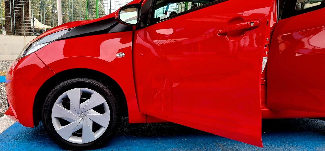 TOYOTA AYGO 1.0 BENZINA KM 76 MILA OK NEOPATENTATI
