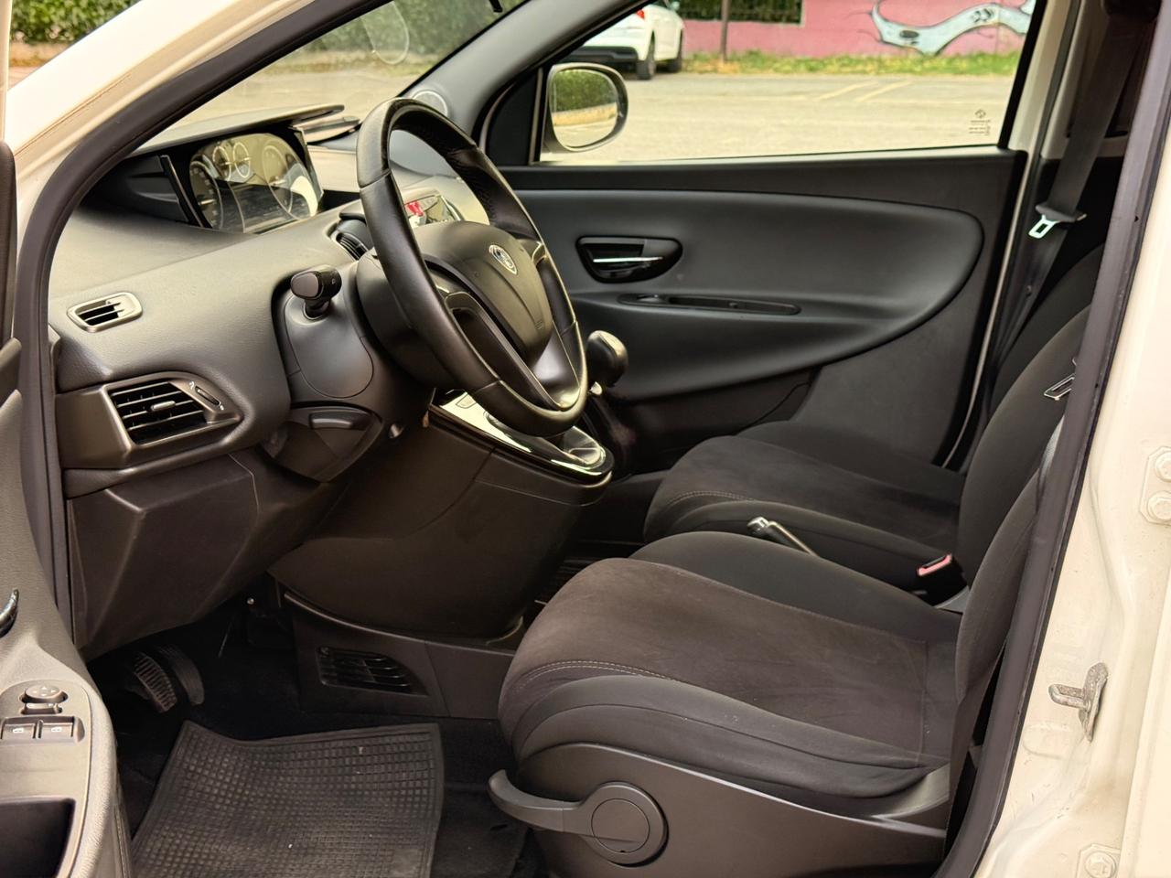 Lancia Ypsilon GARANZIA 12 MESI