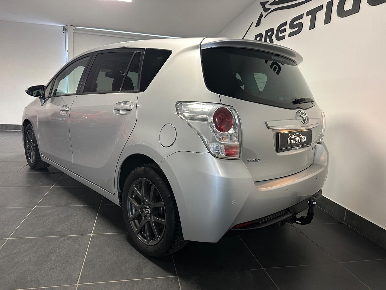 TOYOTA VERSO 1.6 D-4D 110CV GANCIO TRAINO