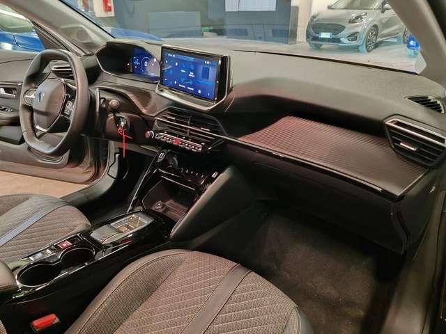 Peugeot 208 1.2 Hybrid Allure 110cv e-dcs 6