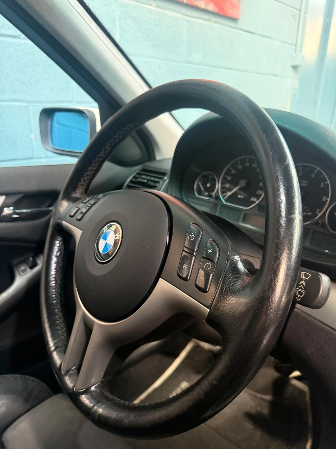 BMW 330XI 3000CC 231CV