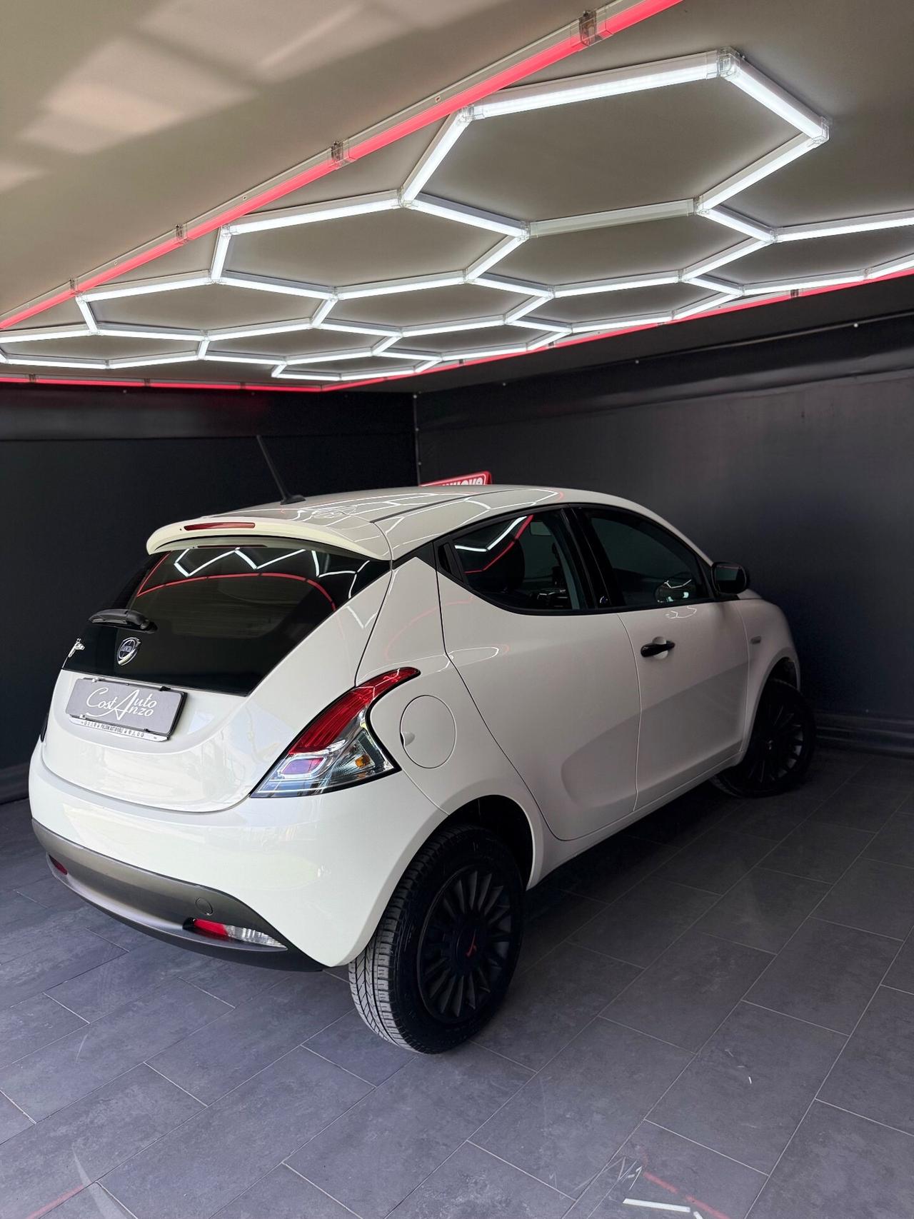 Lancia Ypsilon 0.9 TwinAir Gold 12/2020