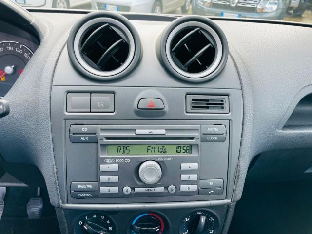 Ford Fiesta 1.4 TDCi 70cv Neop. Ok Clima Titanium