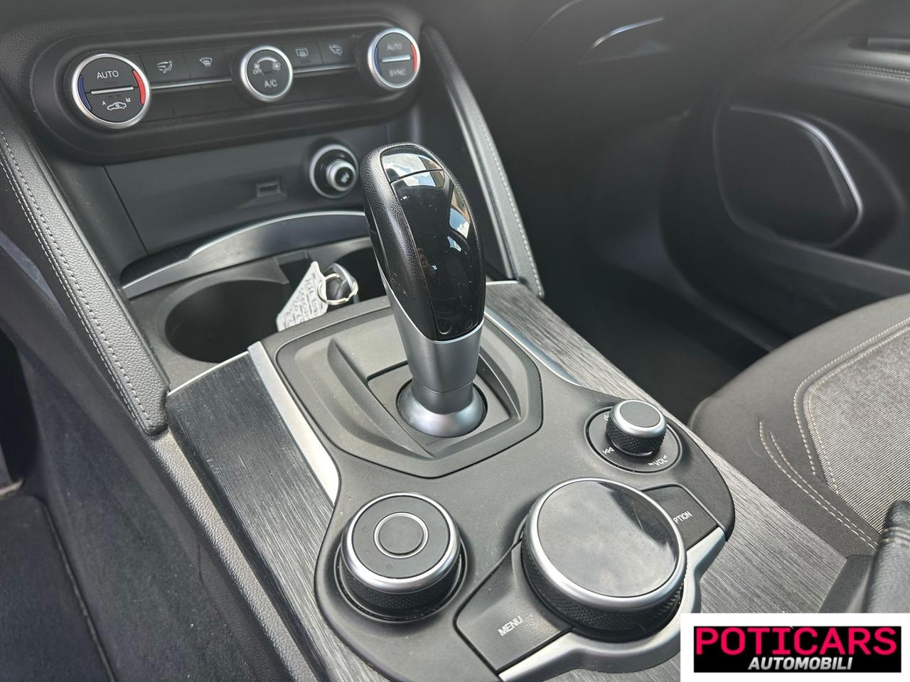 Alfa Romeo Stelvio 2.2 Turbodiesel 160 CV AT8 RWD Business