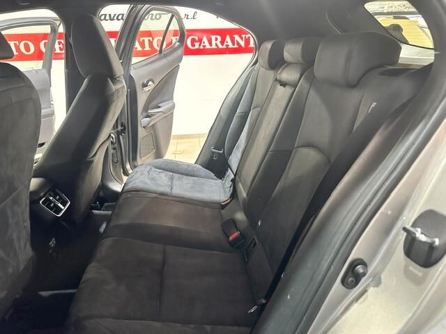 Lexus UX Hybrid Business
