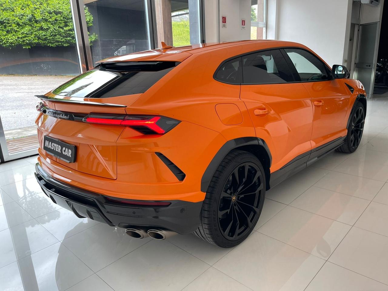 Lamborghini Urus 650cv PACCHETTO CARBONIO