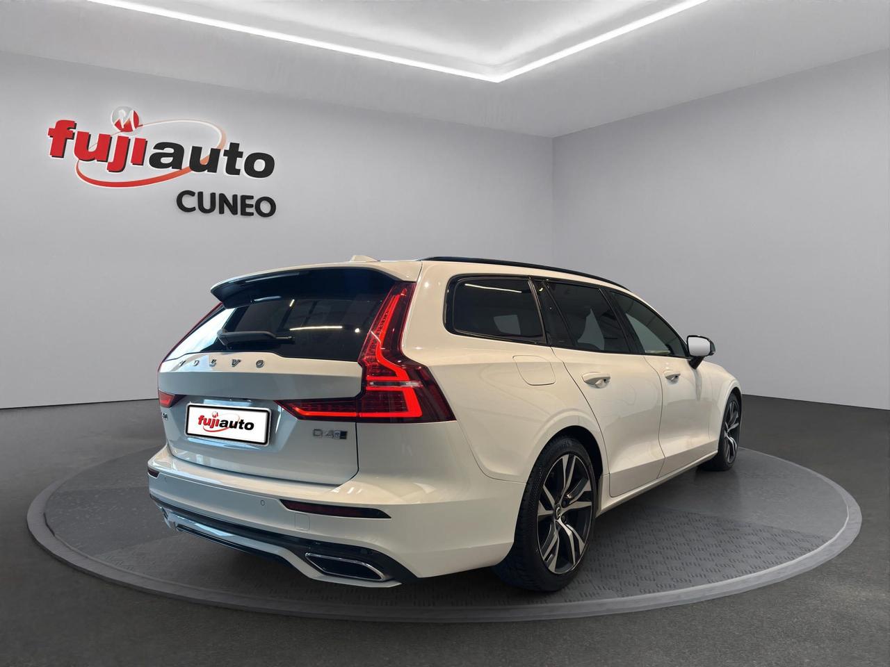 Volvo V60 2.0 d4 R-design awd geartronic my20