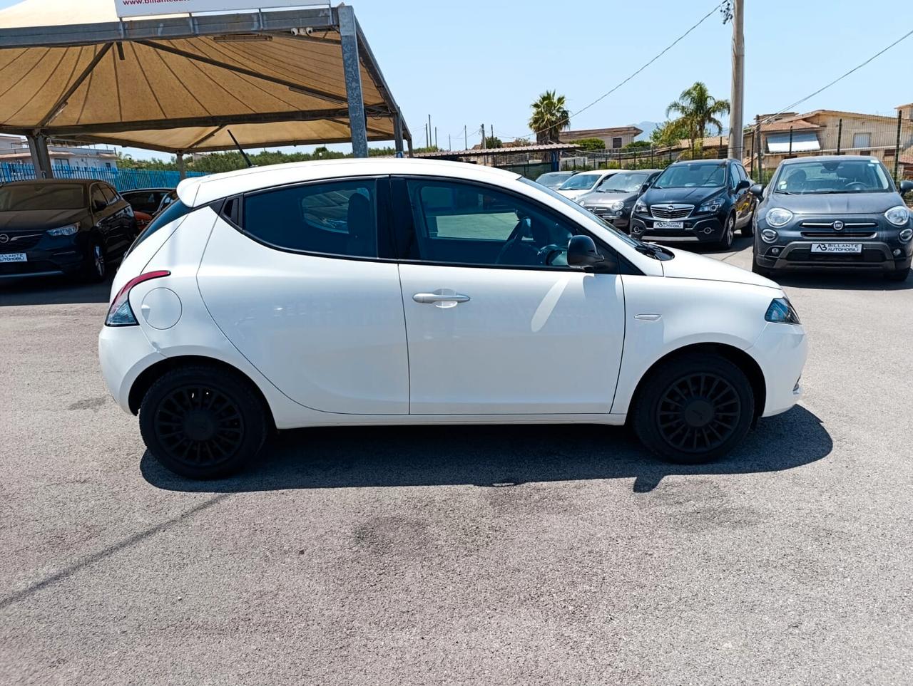 Lancia Ypsilon 1.0 FireFly 5 porte S&S Hybrid Ecochic 2021