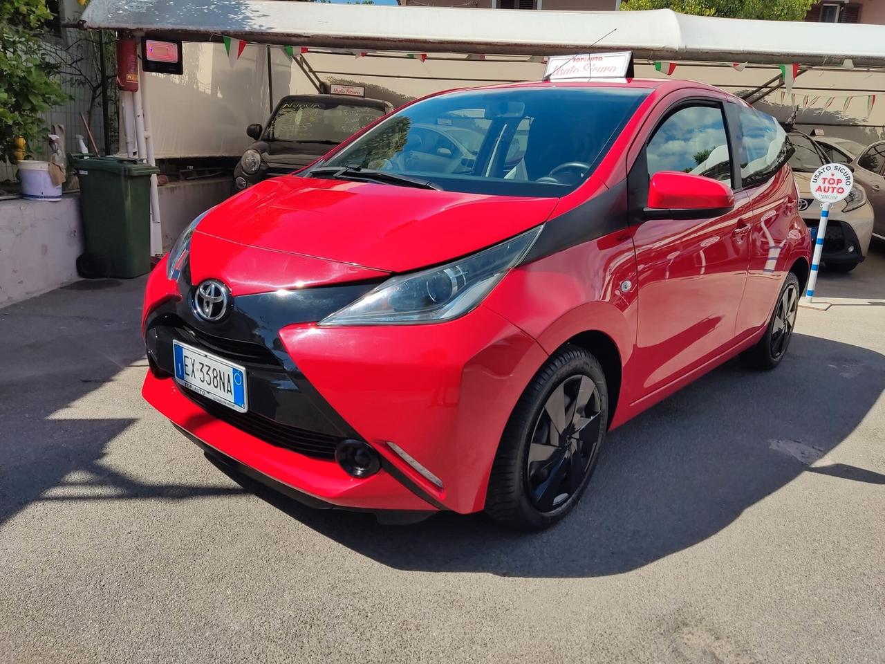 Toyota Aygo 1.0 VVT-i 69 CV 5 porte x-cool MMT