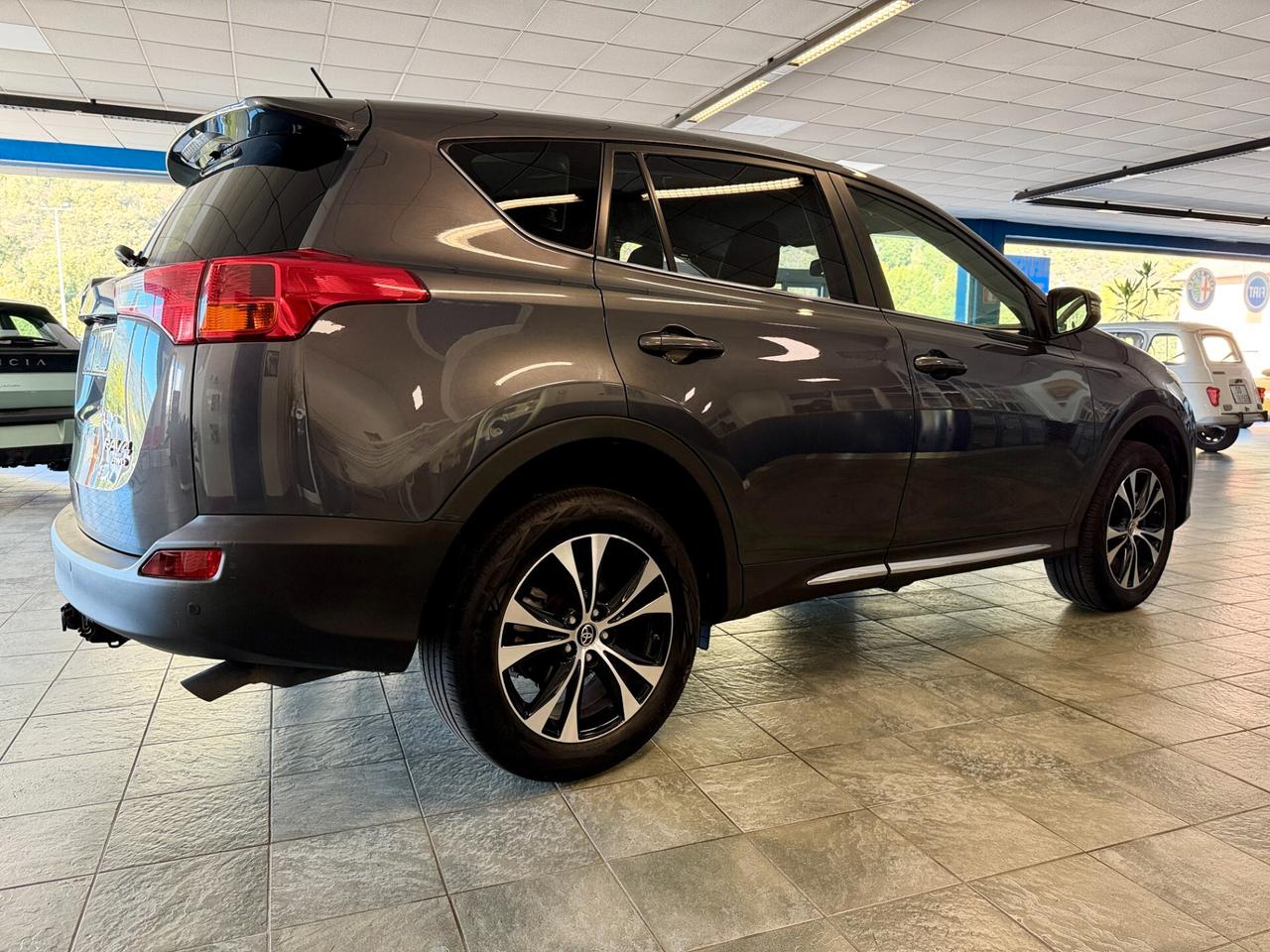 Toyota RAV 4 RAV4 2.2 D-CAT 4X4 CAMBIO AUTOMATICO GANCIO TRAINO WHITE EDITION