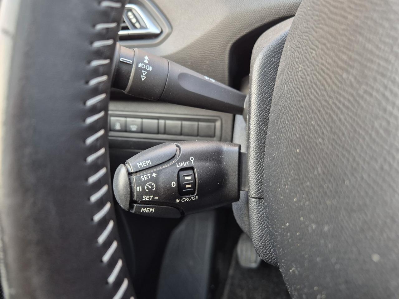 Peugeot 308 BlueHDi 120 S&S Allure