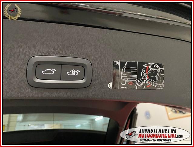 VOLVO XC40 T3 Geartronic Momentum Pro