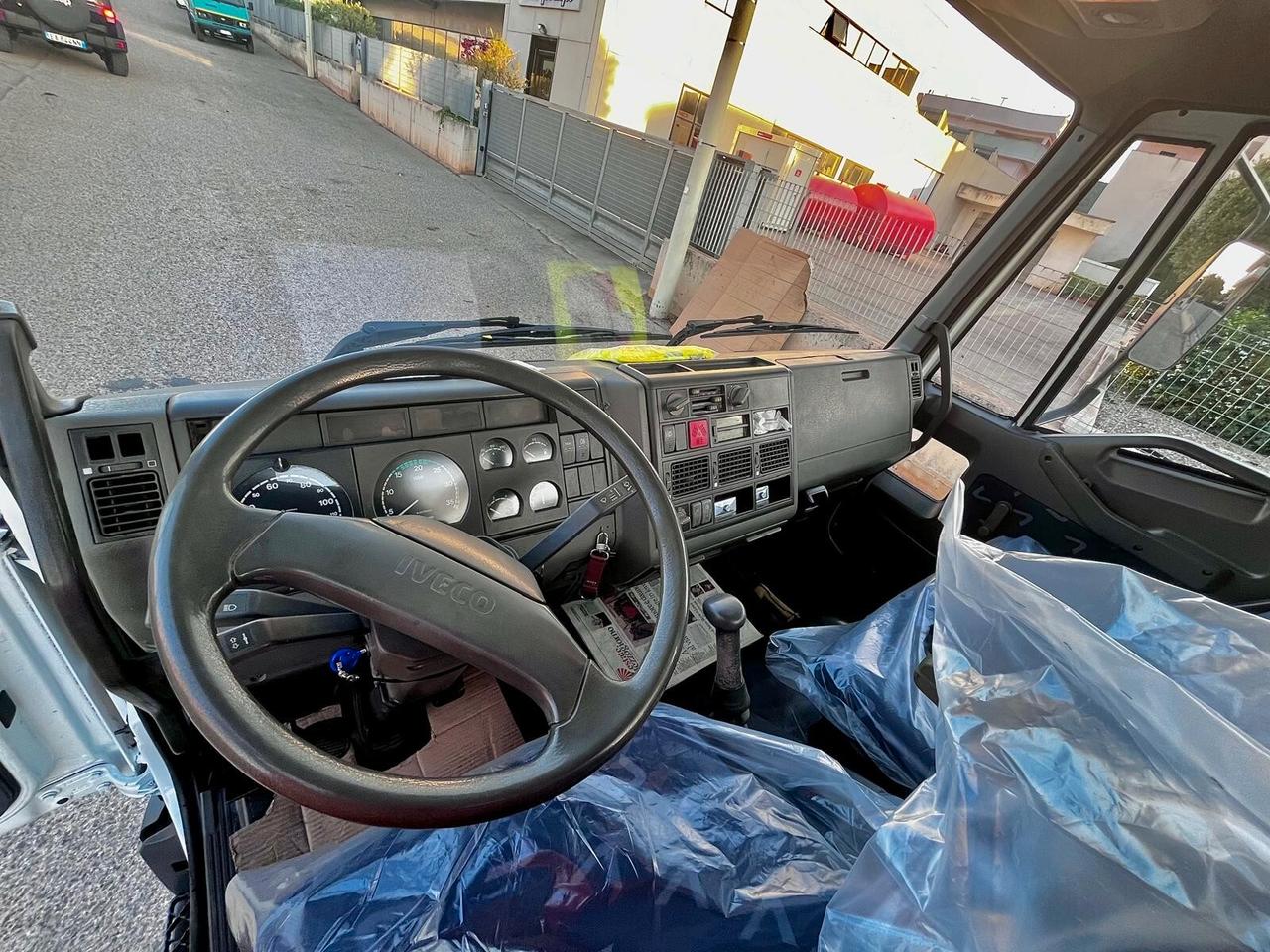 CARROATTREZZI IVECO EUROCARGO 80E15 ISOLI