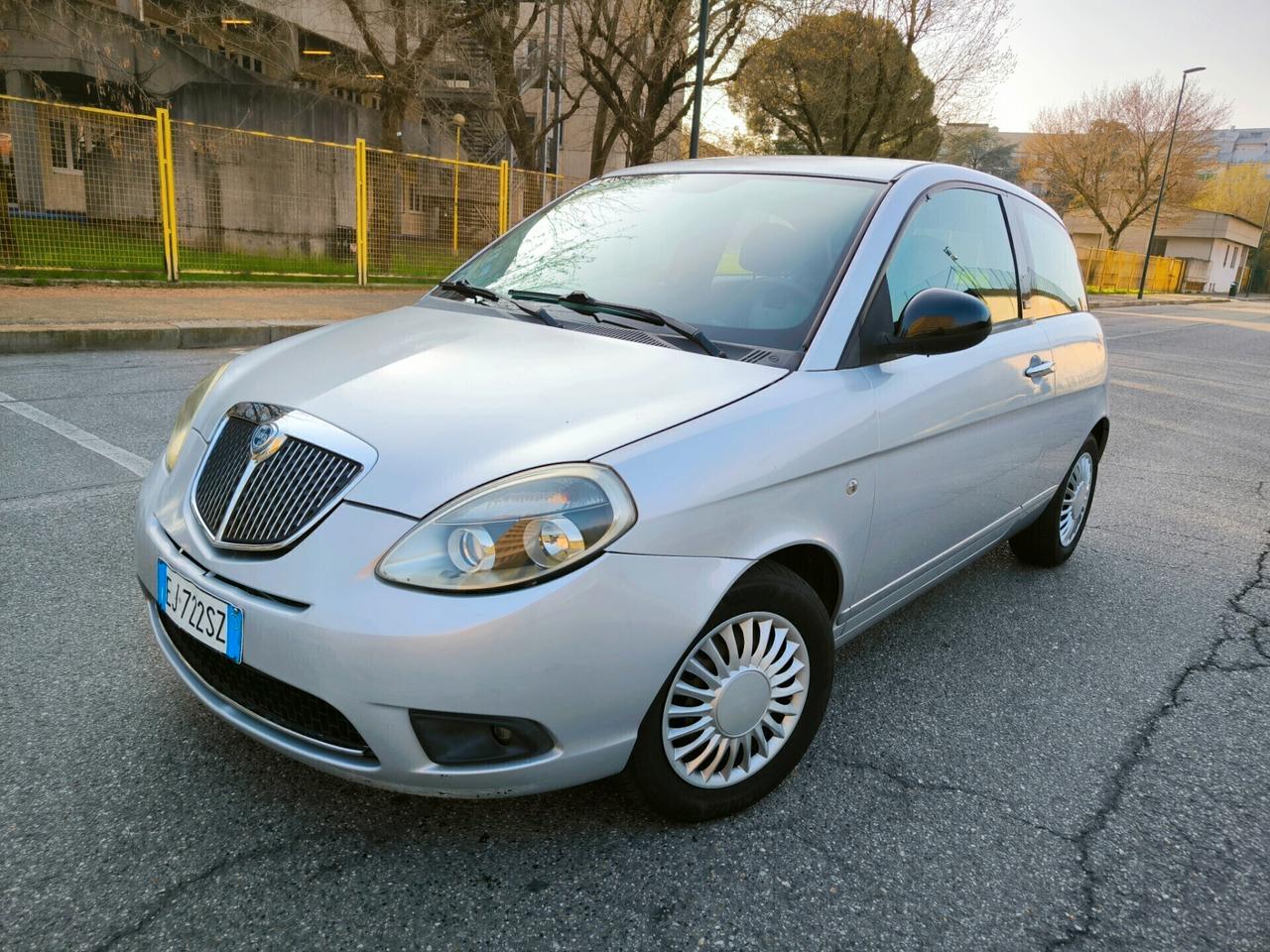 Lancia Ypsilon 1.2 69 CV Platinum