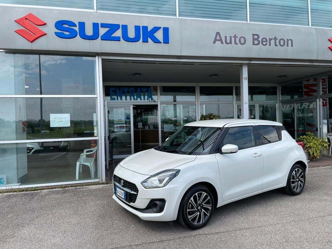 Suzuki Swift 1.2 Hybrid Top