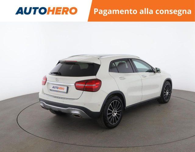MERCEDES-BENZ GLA 180 d Automatic Business