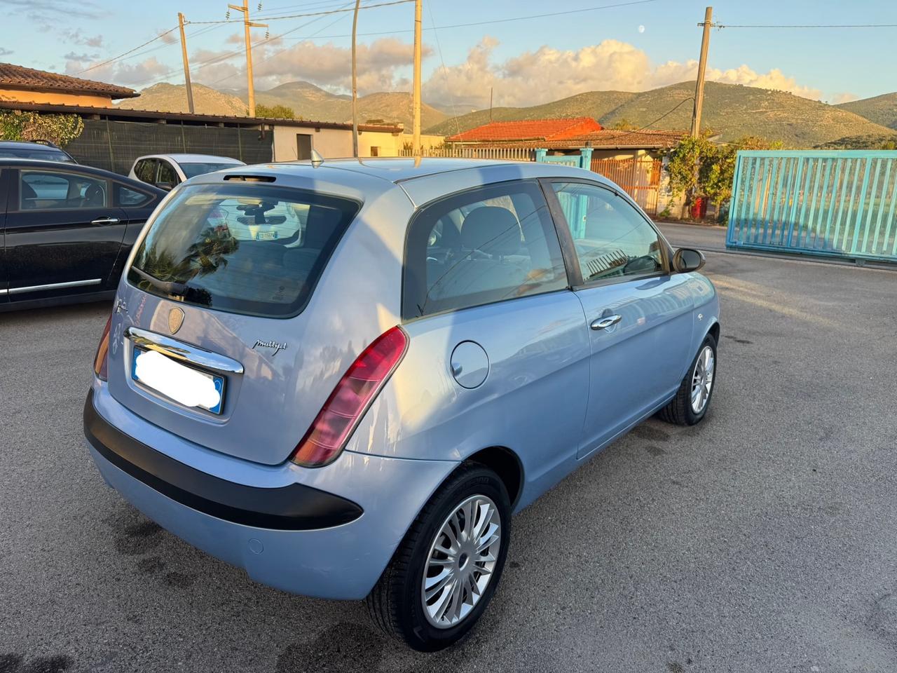 Lancia Ypsilon 1.3 MJT 75 CV Platino