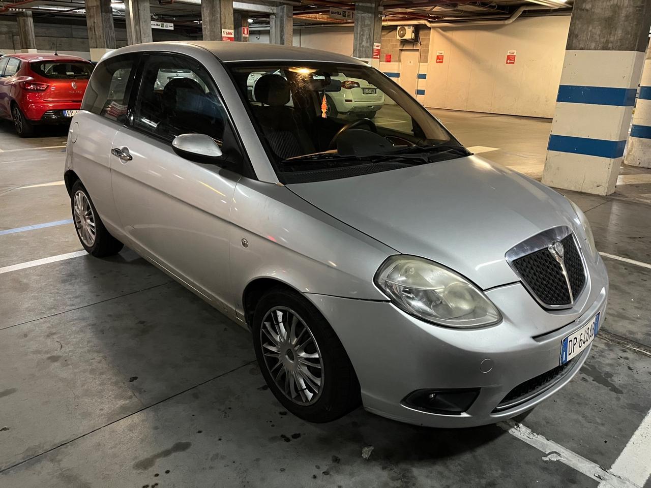 Lancia Ypsilon 1.3 MJT 90 CV Platino