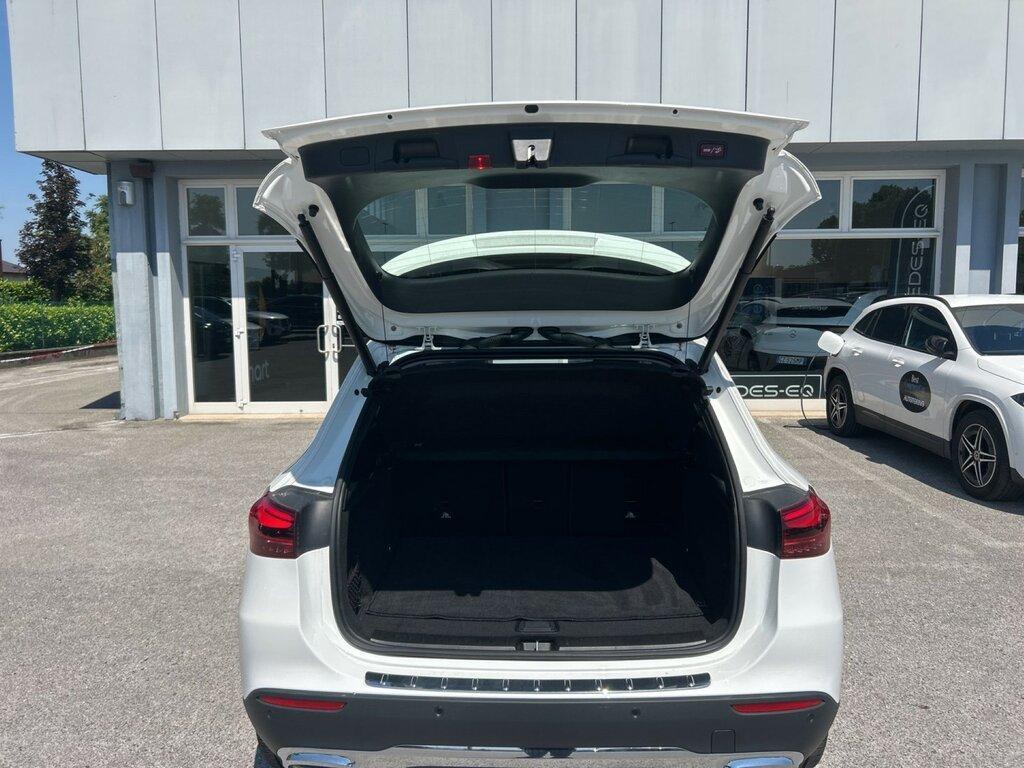 Mercedes GLA 180 180 D Progressive Advanced 8G-DCT