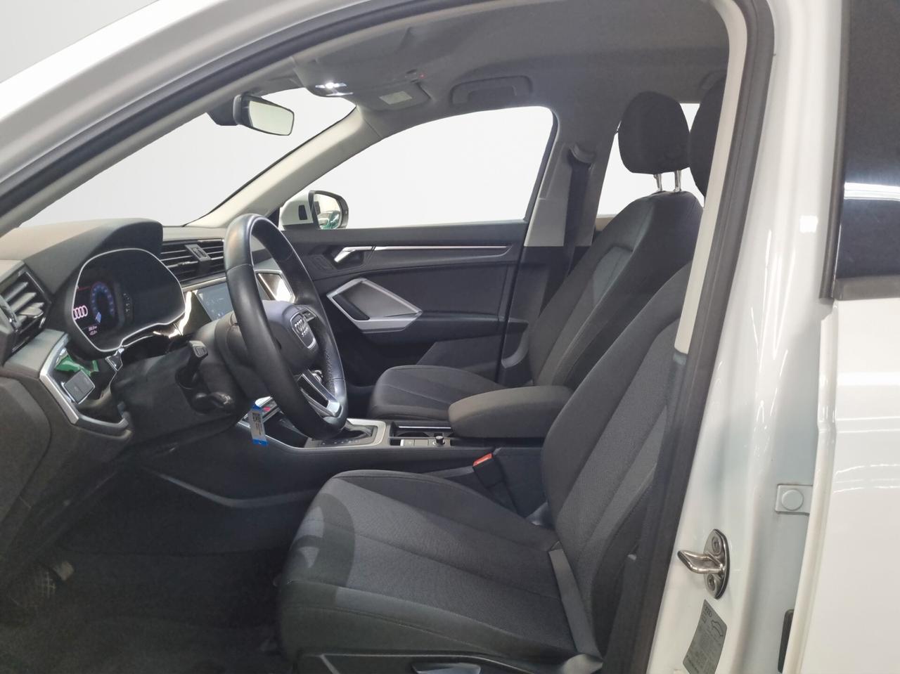 Audi Q3 35 TDI S tronic Business