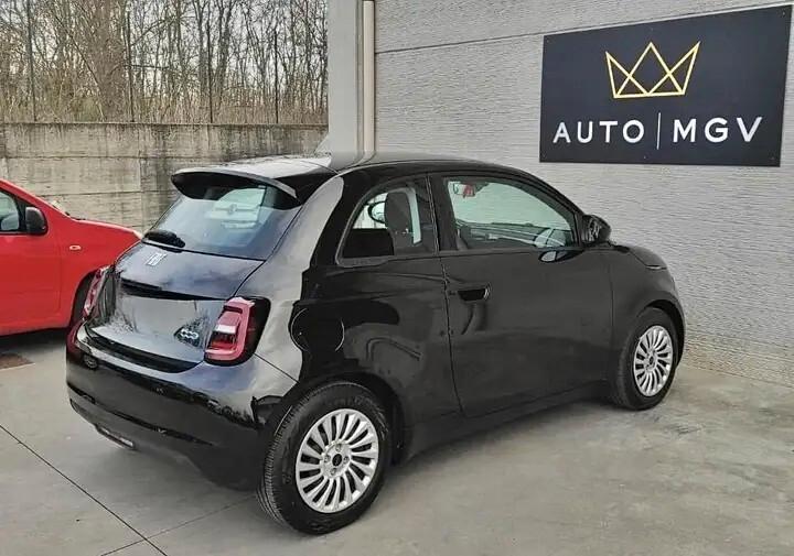 Fiat 500e Berlina 23.8 kWh Action