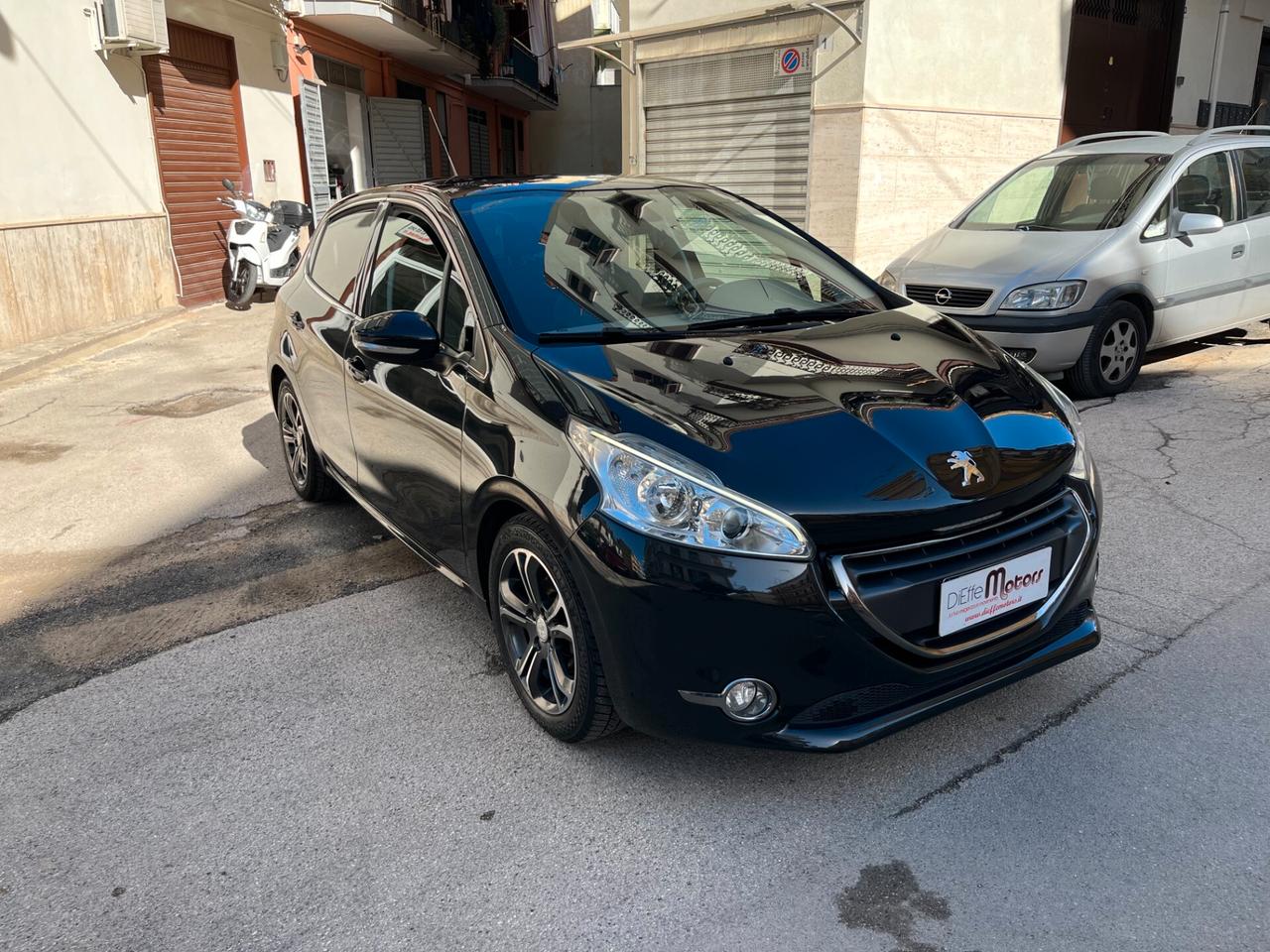 Peugeot 208 1.4 HDi 68 CV 5 porte Allure