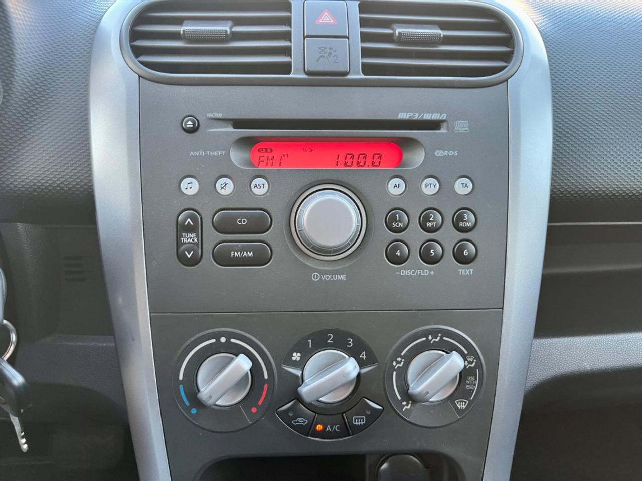 Opel Agila 1.2benz 2011 141.000km cambio automatico perfetta