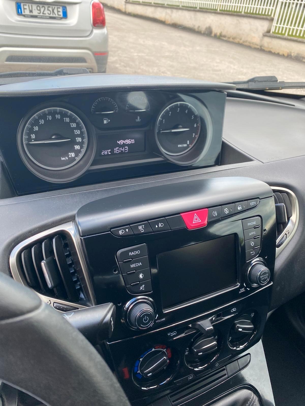 Lancia Ypsilon 1.2 69 CV 5 porte Gold