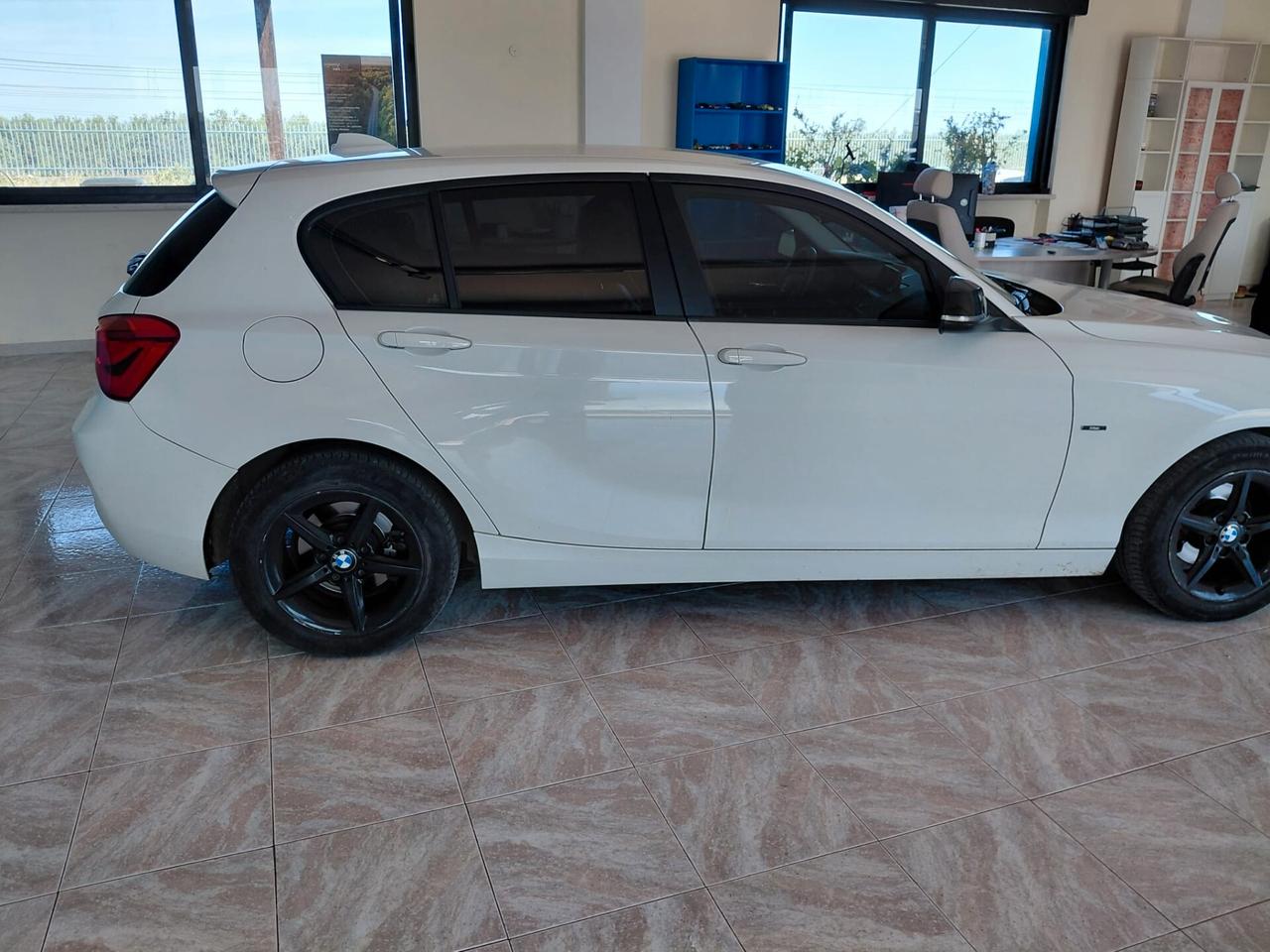 Bmw 118 118d 5p. Urban